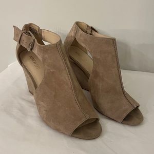 Women’s Tan Wedges